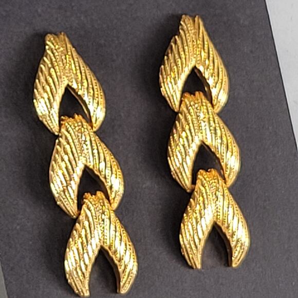 Gold Tone Textured Link Drop Earrings 3 Segment Dangle Pierced 1.77" Vintage - Picture 6 of 7